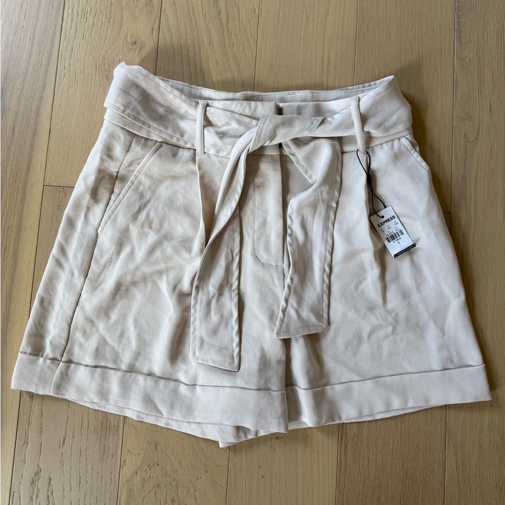 Express Women's Ivory Tie-Waist Shorts